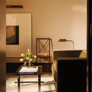 Pied A Terre Tuileries Apartment